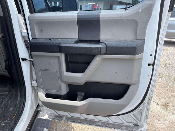2018-ford-f550-image-26