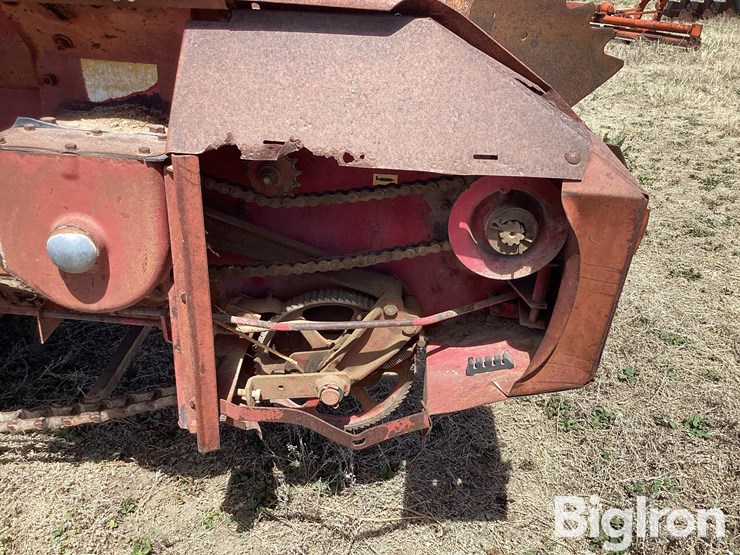 new-holland-328-image-16
