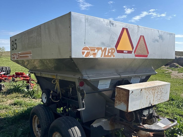 tyler-10-ton-fertilizer-spreader-image-4