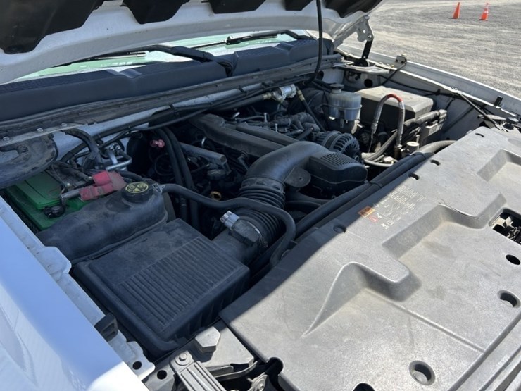 2013-chevrolet-silverado-1500-image-41