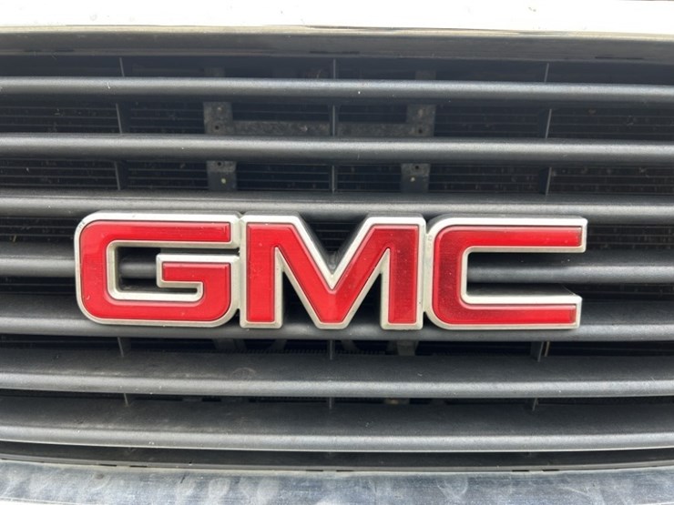 2016-gmc-savana-cargo-van-image-9