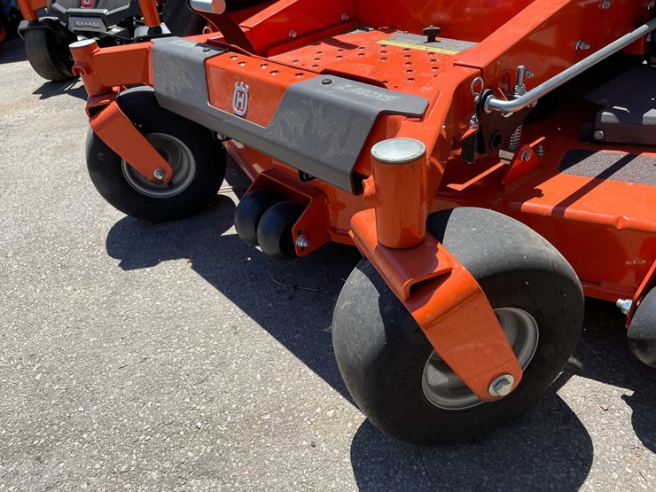 #6928-•-new-husqvarna-zero-turn-riding-lawn-mower-image-14