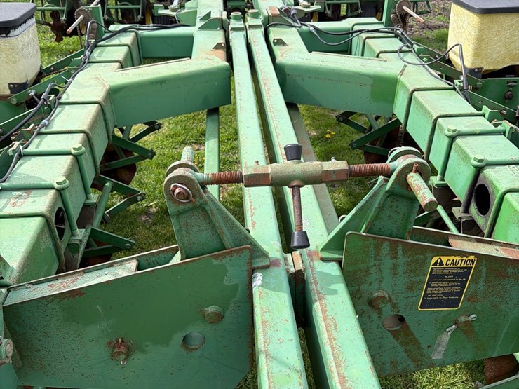 john-deere-7000-image-10