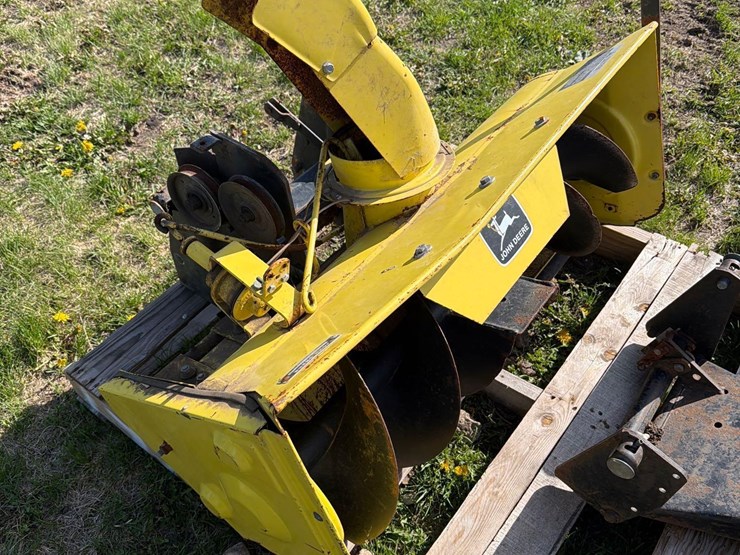 john-deere-212-image-24
