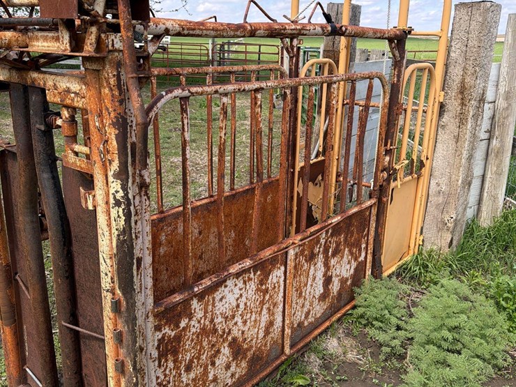 formost-chute-w/-manual-gate-image-6