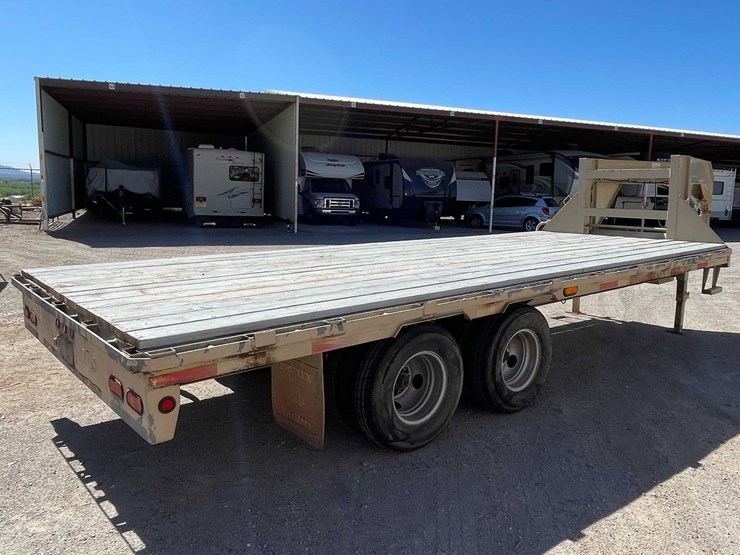 #158-•-2013-big-t-gooseneck-trailer-(has-nm-title)-image-2
