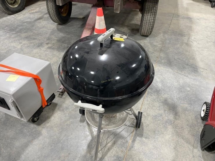 weber-charcoal-grill-image-2