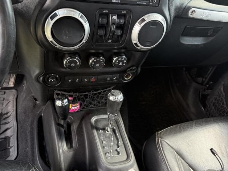 2015-jeep-wrangler-image-16