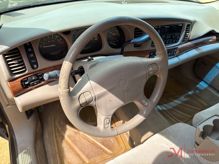 2000-buick-le-sabre-custom-sedan-image-13