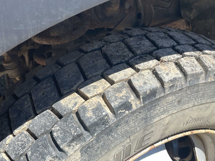 #6925-•-2013-ram-5500-heavy-duty-image-12