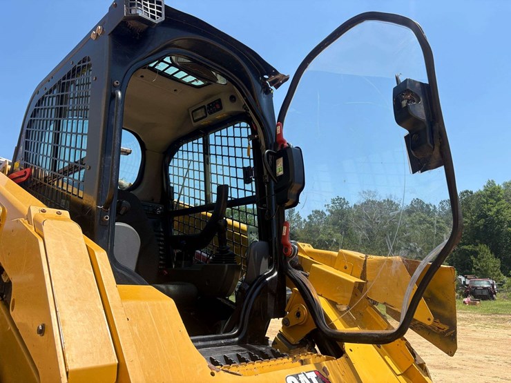 2021-caterpillar-279d3-image-7