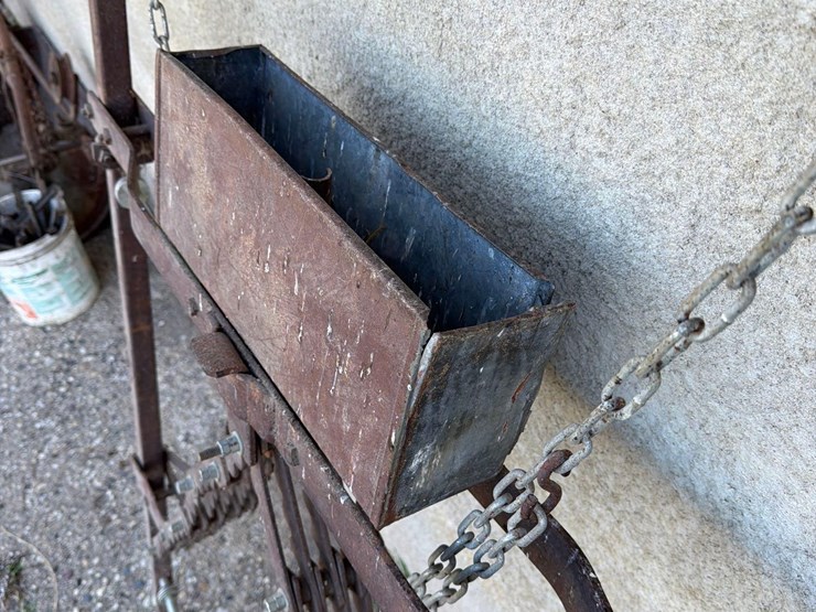 antique-cattle-scratcher/-oiler-image-5