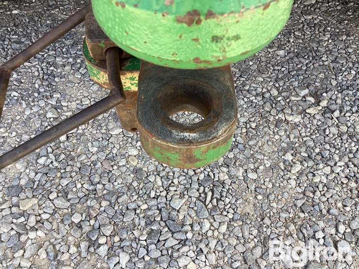 2009-john-deere-8320r-image-12