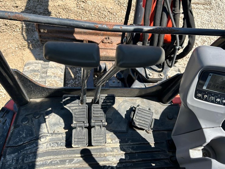 2022-kubota-kx040-4-image-21