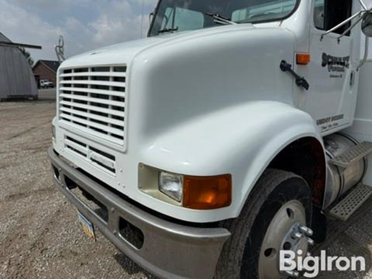 1990-international-7100-image-11