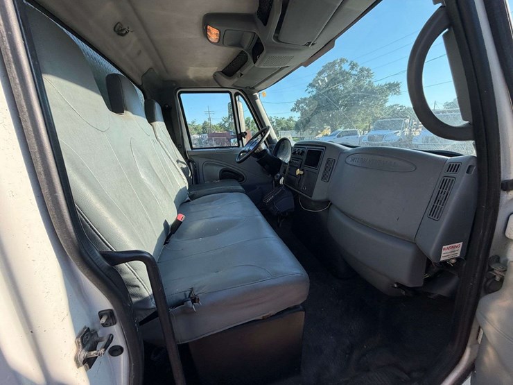 2006-international-durastar-4300-image-33