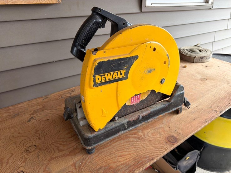 dewalt-chop-saw-image-1