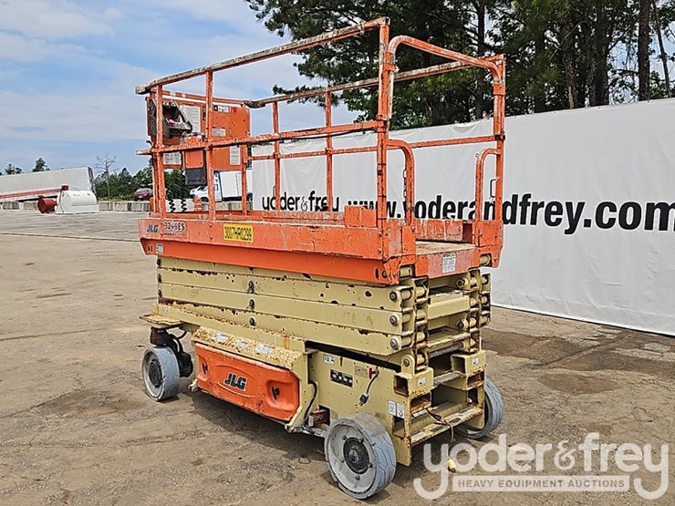 2016-jlg-3246es-image-3