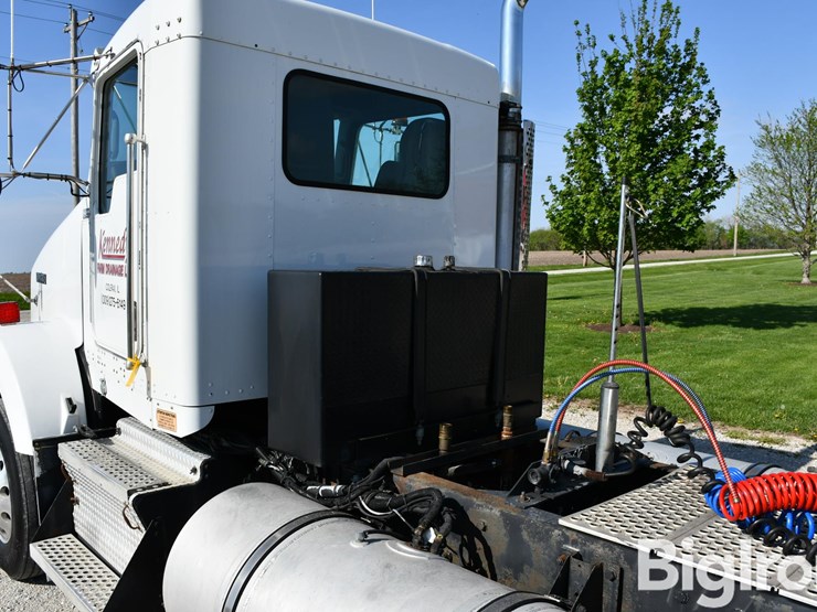 2007-kenworth-t800-image-18