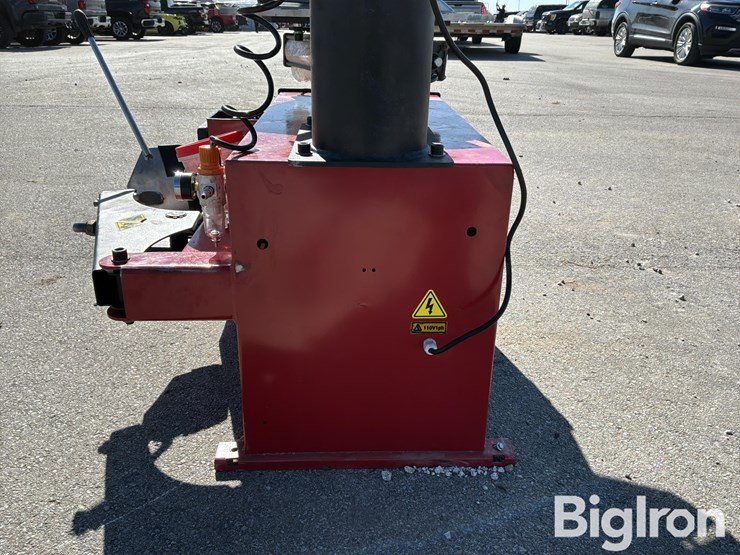 2025-massey-ferguson-730-image-16