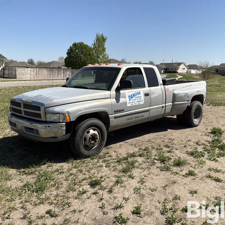 2000 DODGE RAM 3500