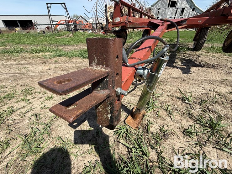 hesston-3981-image-10