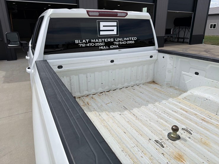 2021-chevrolet-2500hd-image-25