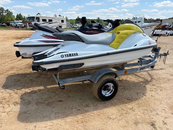 (2)-yamaha-jet-skis-&-trailer-image-7