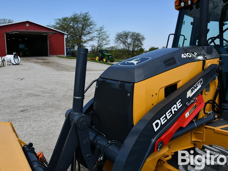 2024-john-deere-410-image-11