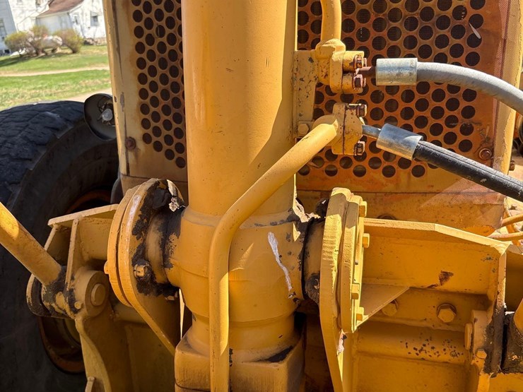 caterpillar-12f-image-24