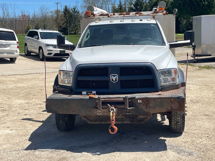 #6925-•-2013-ram-5500-heavy-duty-image-2