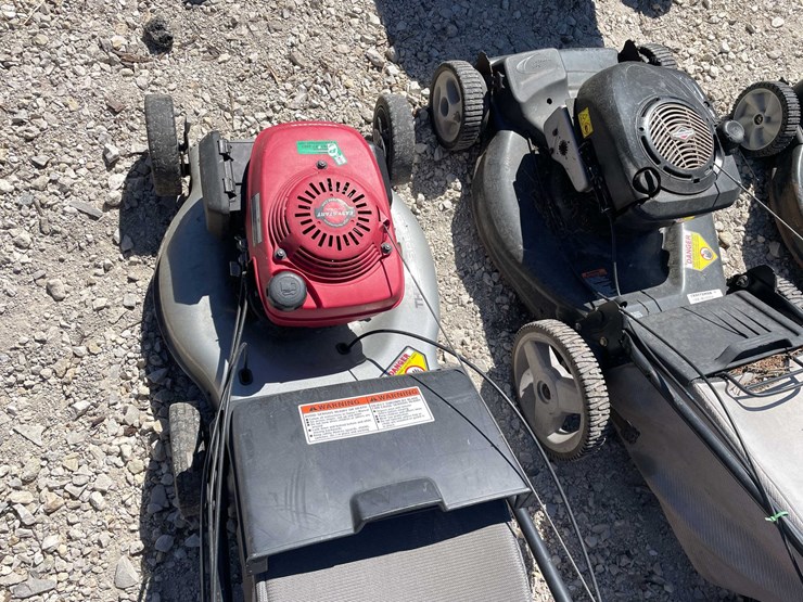 #6973-•-honda-3-speed-lawn-mower-image-8