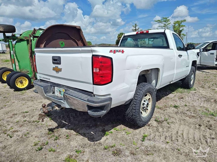 2017-chevrolet-silverado-2500hd-image-3