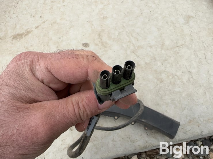case-ih-planter-seed-tubes-w/-sensor-image-11