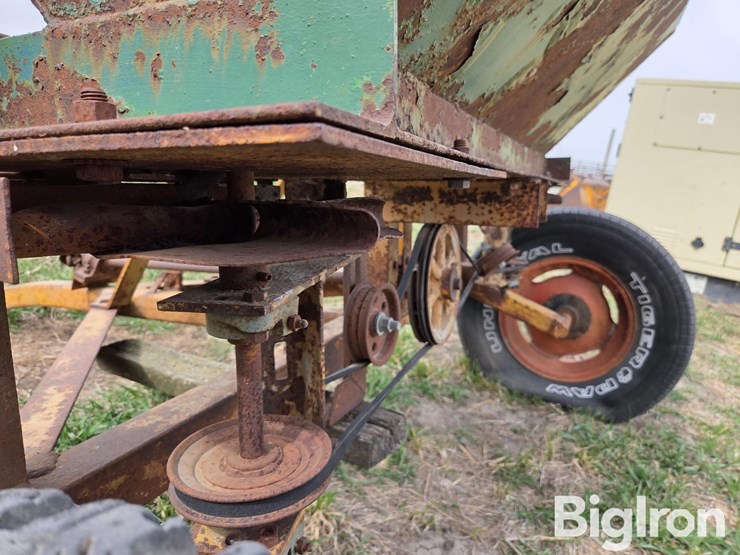 shop-built-seeder/fertilizer-spreader-image-9