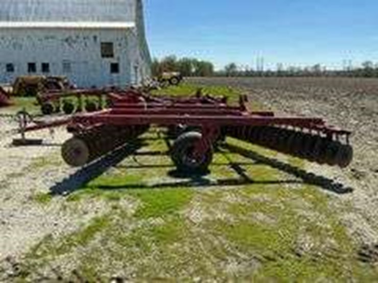 case-ih-3950-image-5