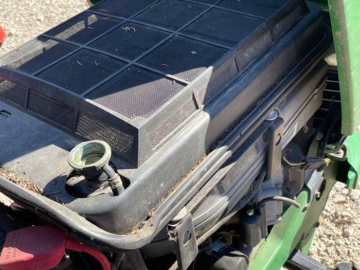 john-deere-345-image-16