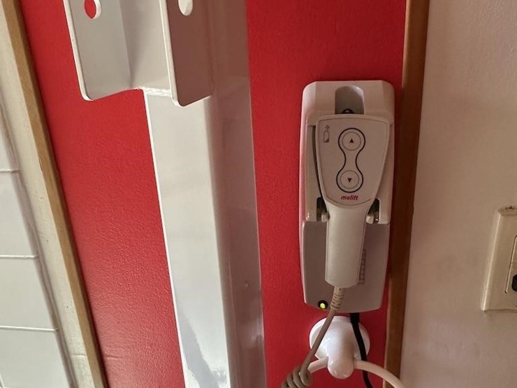 molift-nomad-bathroom-lift-image-3