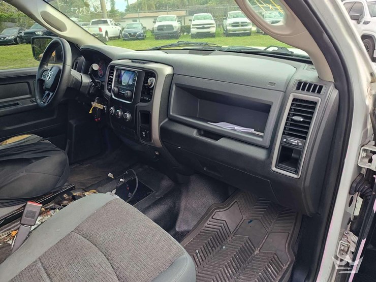 2017-dodge-ram-1500-image-38