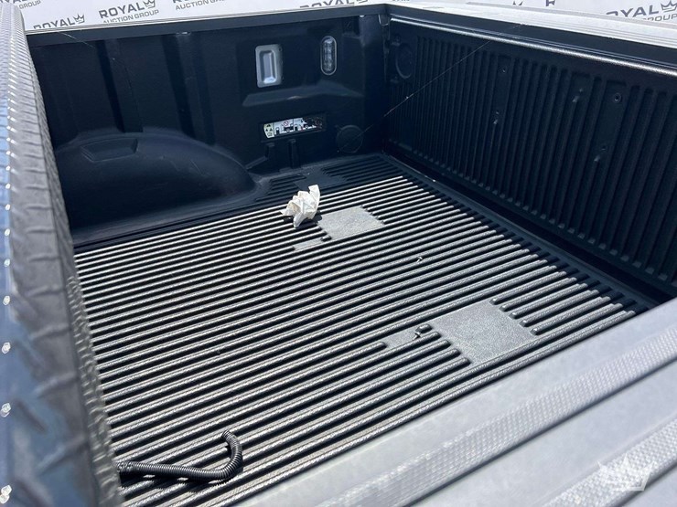 2021-ford-f150-image-25