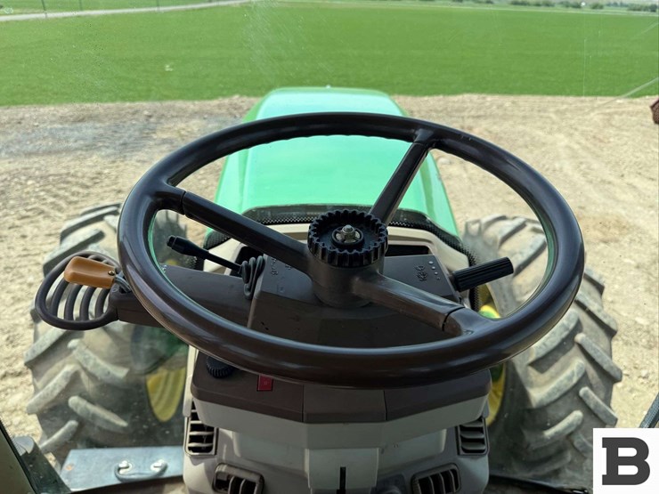 2003-john-deere-7520-image-34