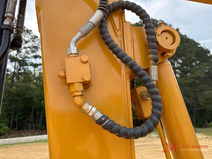 2021-caterpillar-305.5-image-14