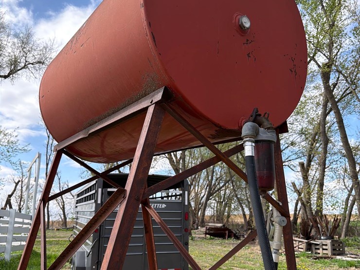 300-gallon-fuel-barrel-w/-stand-image-6