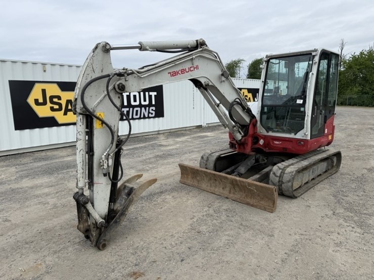 2017-takeuchi-tb260-image-1