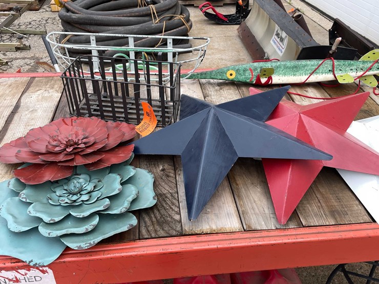 #9088-•-(9)-garden-decorations-(o4)-image-1