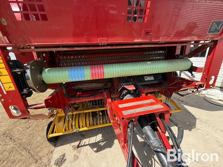 2009-new-holland-br7090-image-12