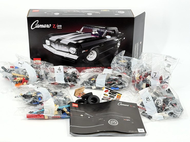 #32603-•-lego-icons-camaro-z28-set-image-3