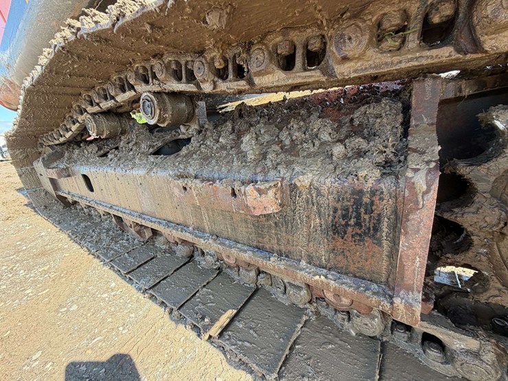 2015-hitachi-zx160-lc-image-17