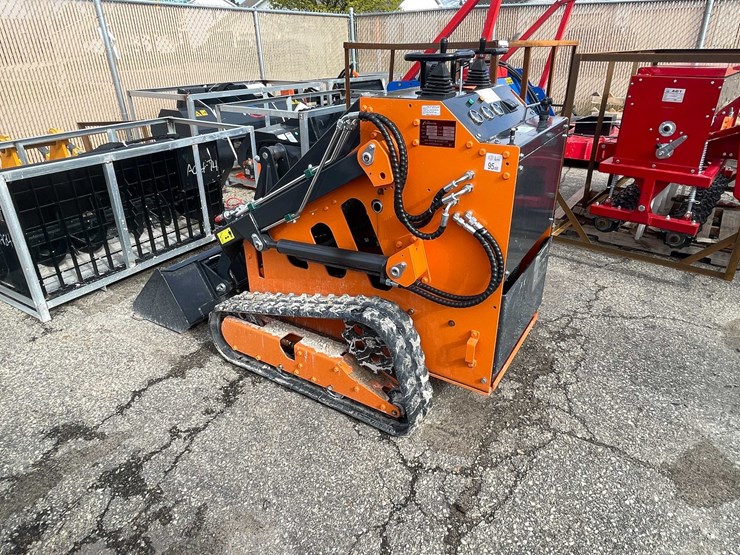 #9047-•-unused-landhonor-mini-skid-steer-(o12)-image-5