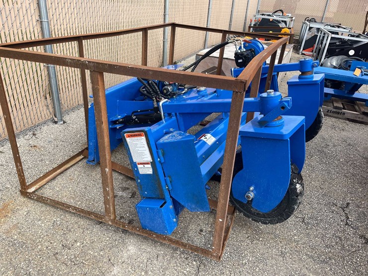 #9039-•-unused-top-cat-skid-steer-harley-rake-(o11)-image-3